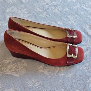 ANNE KLEIN iFLEX Red Suede Silver Buckles Wedge Heel Size 8.5M Business Classic